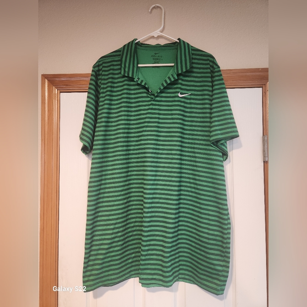 Nike Men's Green Striped Shirt